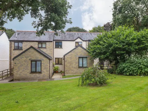 Deja Blue Hotels in Budock