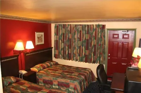 Plaza Travel Inn Отели в г. Кльюистон