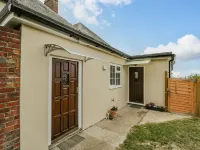 Dorset View Hotels in Manston