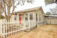 Walk to Main Street: Cottage w/ Deck in Bandera! - 3-Star