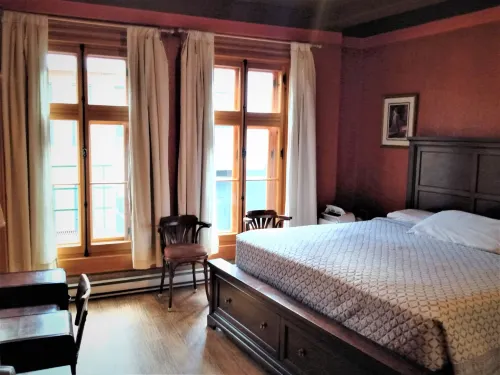 Auberge l'Intendant - โฮมสเตย์