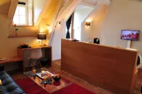 Les Glycines Vézelay Hotels in Magny-Lormes
