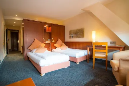 Zum Roten Bären Отели в г. Кирхцартен