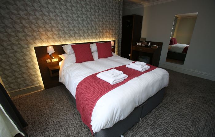 The Queens Head Hotel