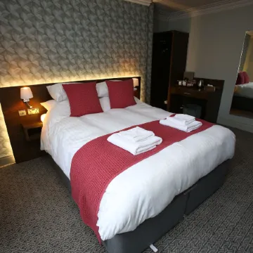 The Queens Head Hotel