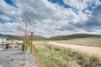 3 Mi to Bear Lake: Home w/ Hot Tub & Huge Patio! - Wifi