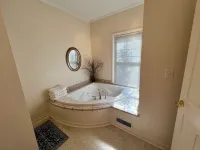 The Mount Vernon Inn Hotels in Mount Vernon