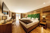 Lechquell Hotel Post Hotels in Holzgau