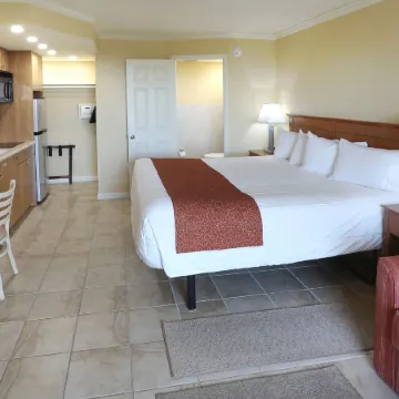 Fleur de LIS Beach Motel