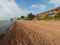 East Bay Suites Hotels in Cook County