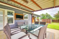 Fire Pit and Sauna Spacious Lake Texoma Retreat! - Wifi