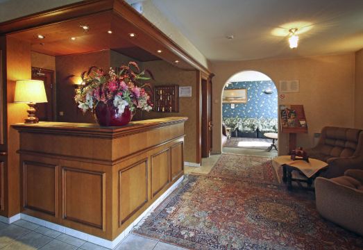 Hostellerie de l'Étoile 레스토랑 또는 로비