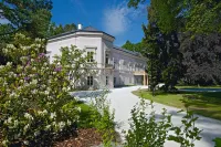 Zámek Ratměřice - Hotel & Resort Hotel di 
