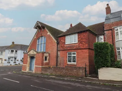 18 Chamberlaine Road