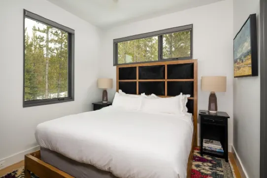 27 Lake Cabin by Moonlight Basin Lodging