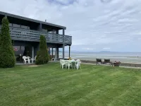 Sand Pebbles Inn