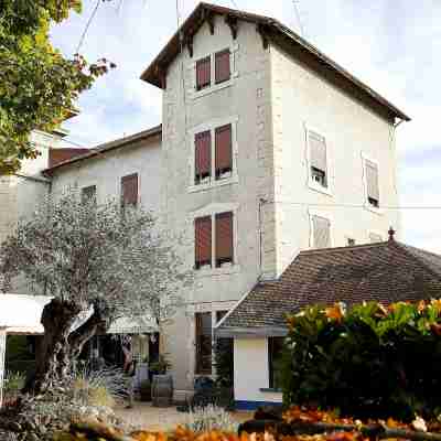 Logis Hôtel la Commanderie de Champarey Hotel Exterior