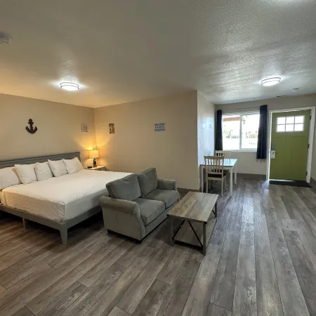 Coastal Inn and Suites
