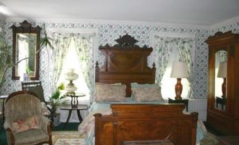House of 1833 Bed and Breakfast
