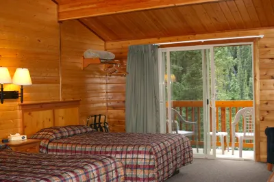 Denali Grizzly Bear Resort Hotels in McKinley Park