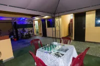 利馬機場 - 旅人民宿 酒店