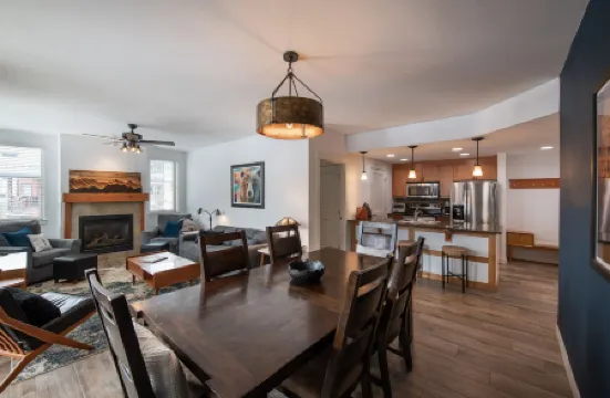 Premium Unit 4575-Fraser Crossing/Founders Pointe 2 Bedroom Condo