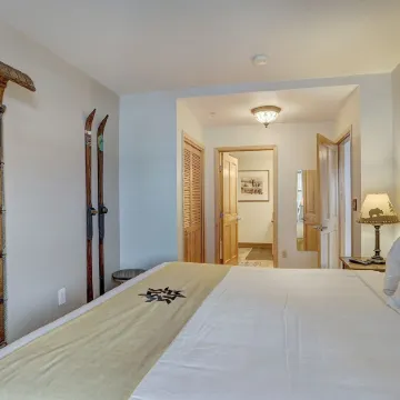 Premier Silver Mill 8281-2Br-Walk to Slopes! Kids Ski Free! 2 Bedroom Condo by Redawning