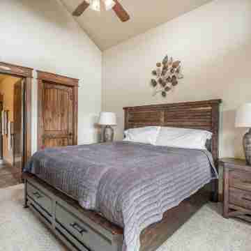 Twin Pines - EV #6132 Rooms
