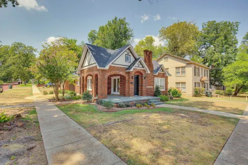 步行至伯格菲爾德公園：1928年杜鵑花區之家 泰勒住宿飯店