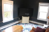 Cozy Pet Friendly House Next To Train Hotels in Canton