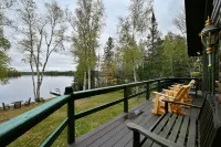 Birch Haven 4 Bedroom Home by RedAwning