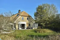 Large, detached cottage, 5 stars, near the beach, beautiful view. Hotels near Strand van Buren