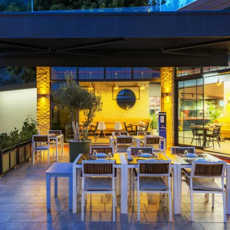 Morina Deluxe Hotel