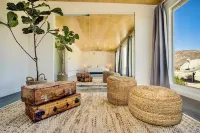 The Joshua Tree Whitmore House + Hot Tub