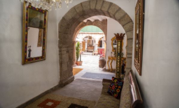 Andean Palace Boutique