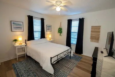Quiet Tarpon Springs Unit Close to All the City has to offer! Hotels near Mt. Moriah African Methodist Episcopal Church