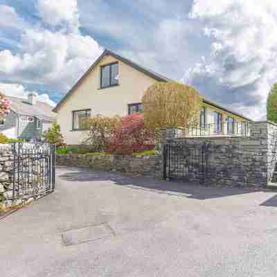 Cedar Wood Coniston Hotel Exterior