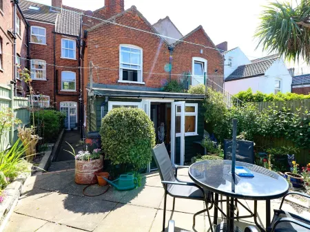 Birch House Отели в г. Кроумер