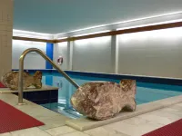 Hotel Meran Hallenbad & Sauna - piscina