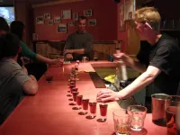 HI Banff Alpine Centre - Hostel HI แบนฟ์ อัลไพน์ เซ็นเตอร์ - โฮสเทล - ที่มีบาร์