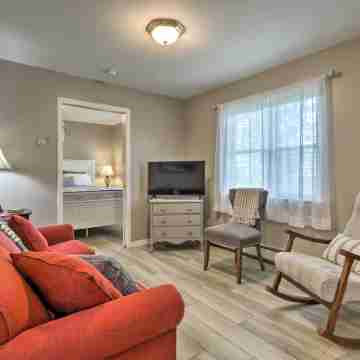 Centrally Located South Hill Apartment w/ Smart TV Rooms