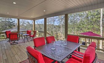 White Oak Creek Home w/ Views, Deck & Pool Access! - Housity