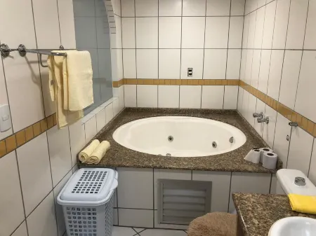 Saint Sebastian Flat 213 - Com Hidro! até 4 Pessoas, Duplex, No Centro Отели в г. Жарагуа-ду-Сул