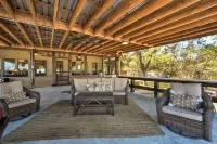 Secluded Country Hideaway w/ Fire Pit & Pool! - Homestays