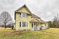 5-Acre Vacation Home w/ Woods & Hiking Ground