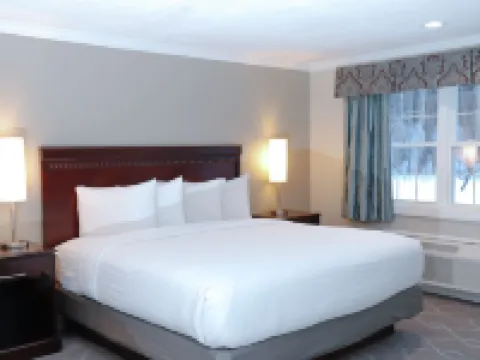 Golden Apple Inn Hotels in Bartlett