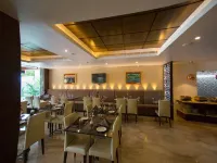 ST Parklane Airport Hotel Chennai - breakfast