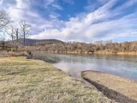 Secluded White River Haven! 4 Mi to Devils Knob Hotels in Izard County