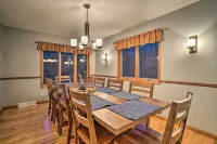 Spacious Oneida Retreat w/ Game Room! - Pysäköinti