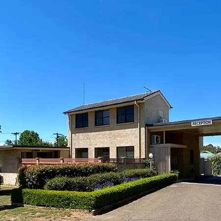 Country Gardens Motel